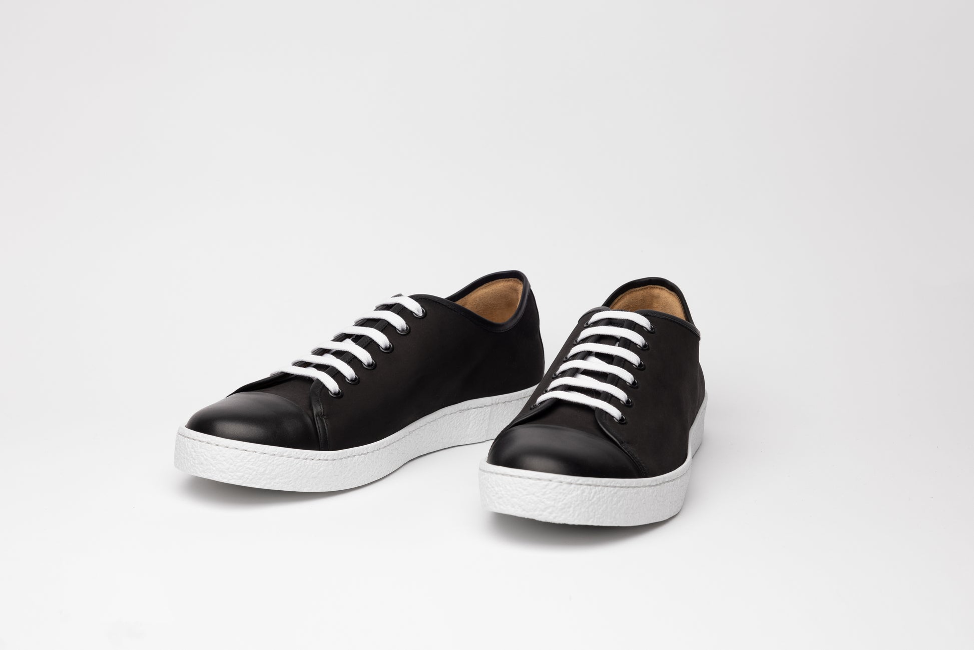 Men Orca Black Low Sneaker