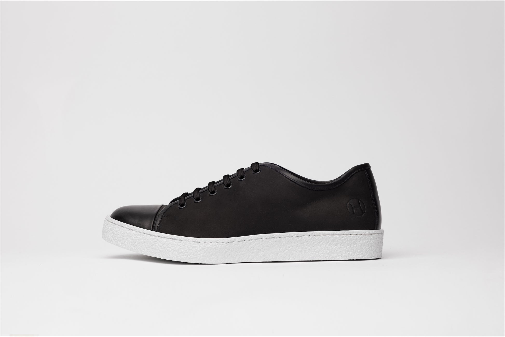 Men Orca Black Low Sneaker