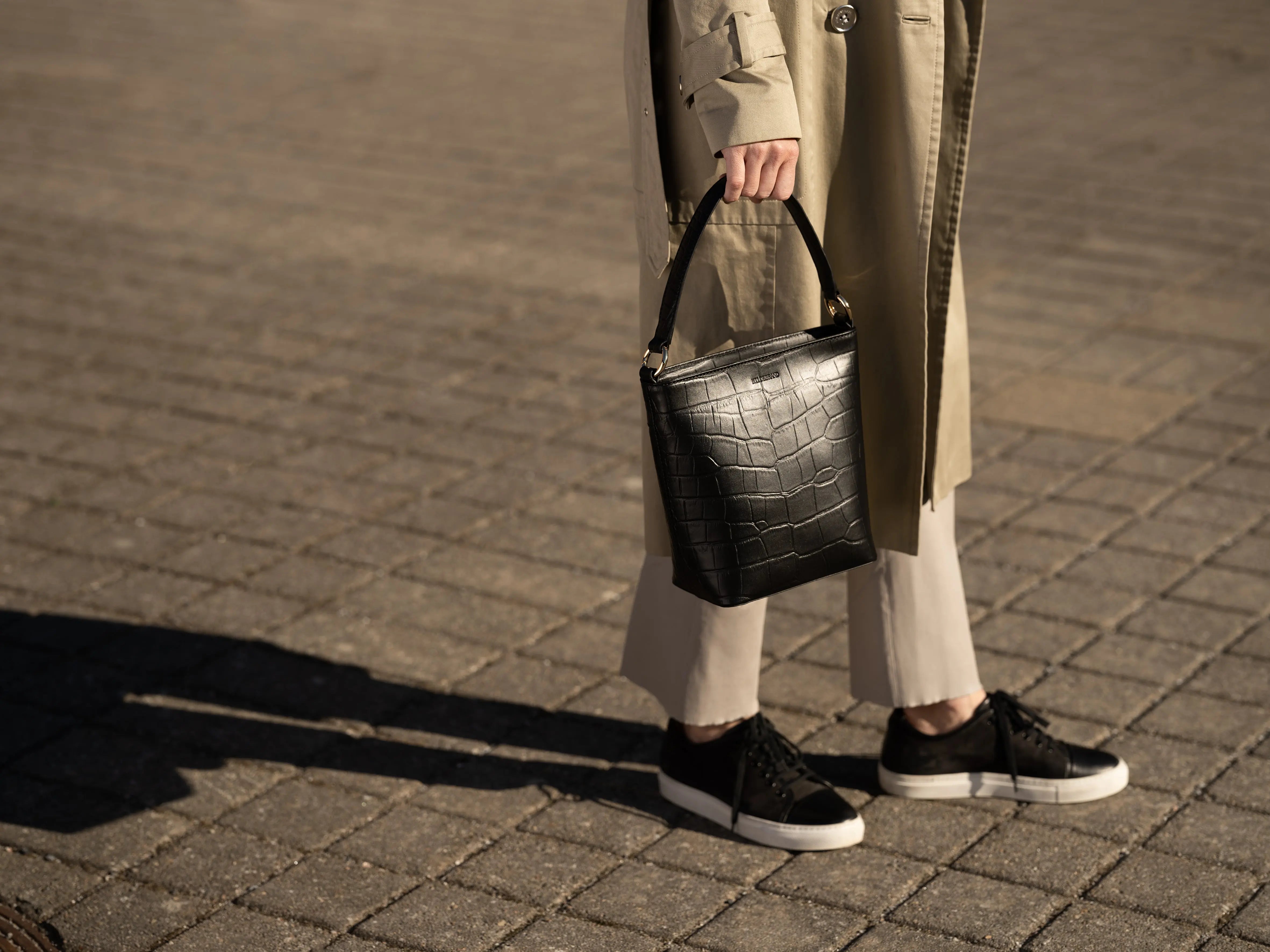 Women's Small Leather Tote Black Croco Hildebrand-swe